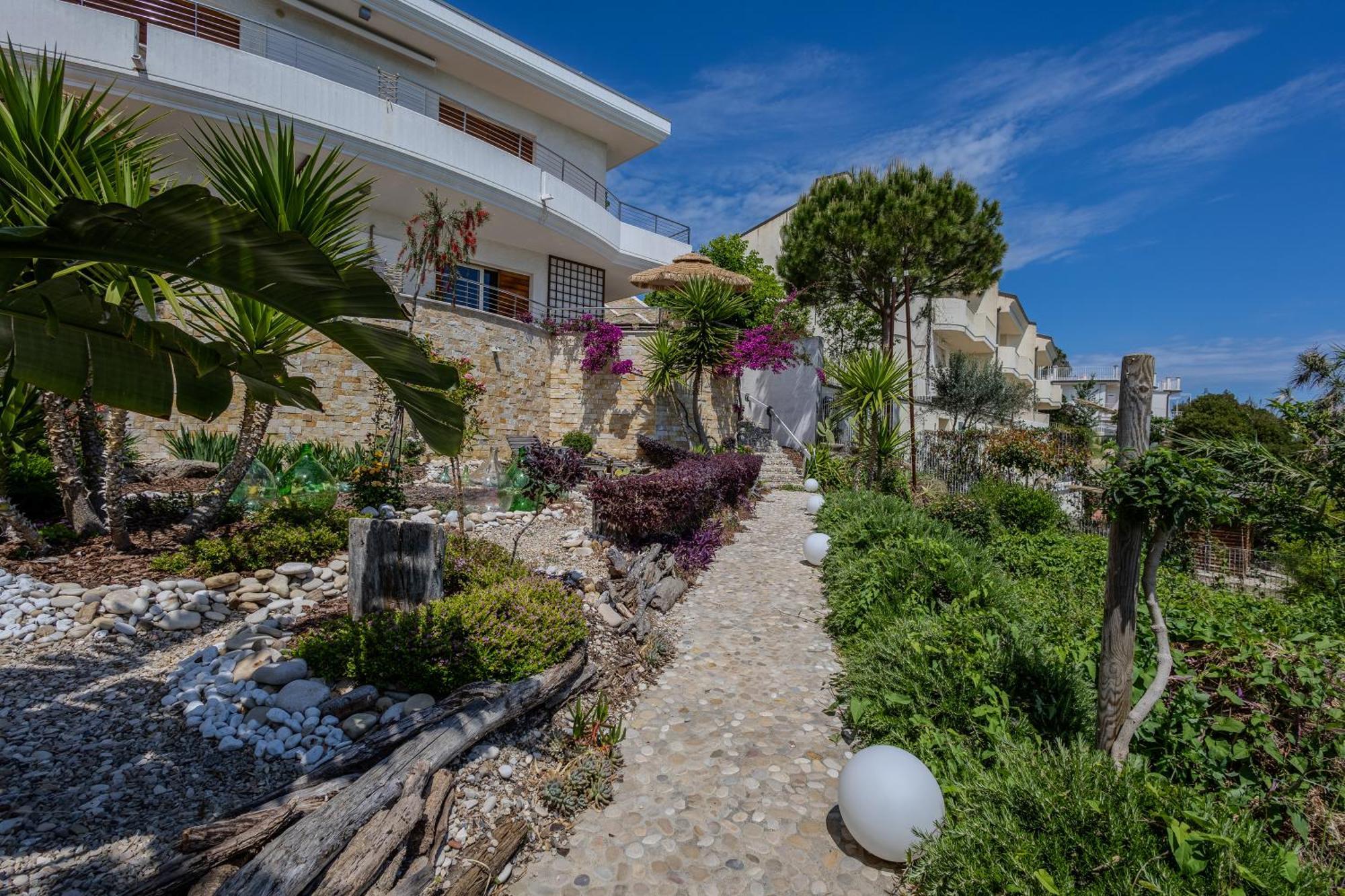 Residenze Longhi Bed & Breakfast Vasto Exterior foto